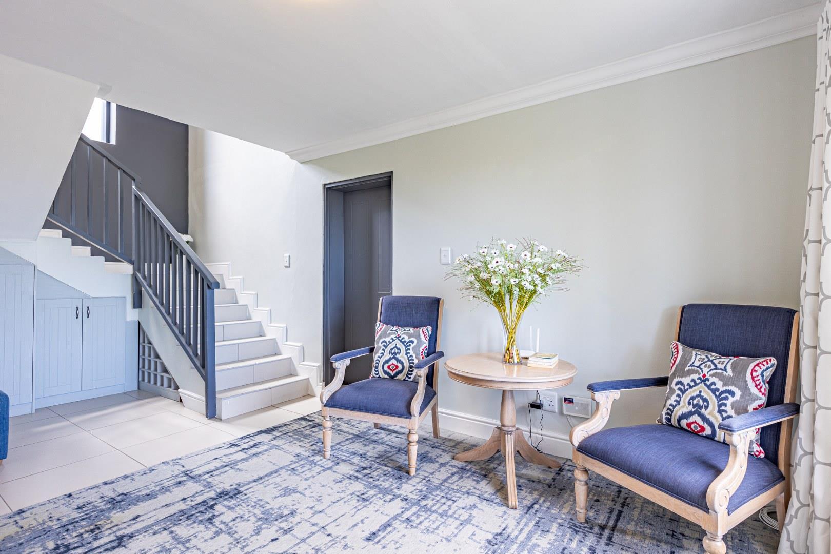 Architect Designed Coastal Home Offering Luxury, Comfort and Versatility — photograph 4