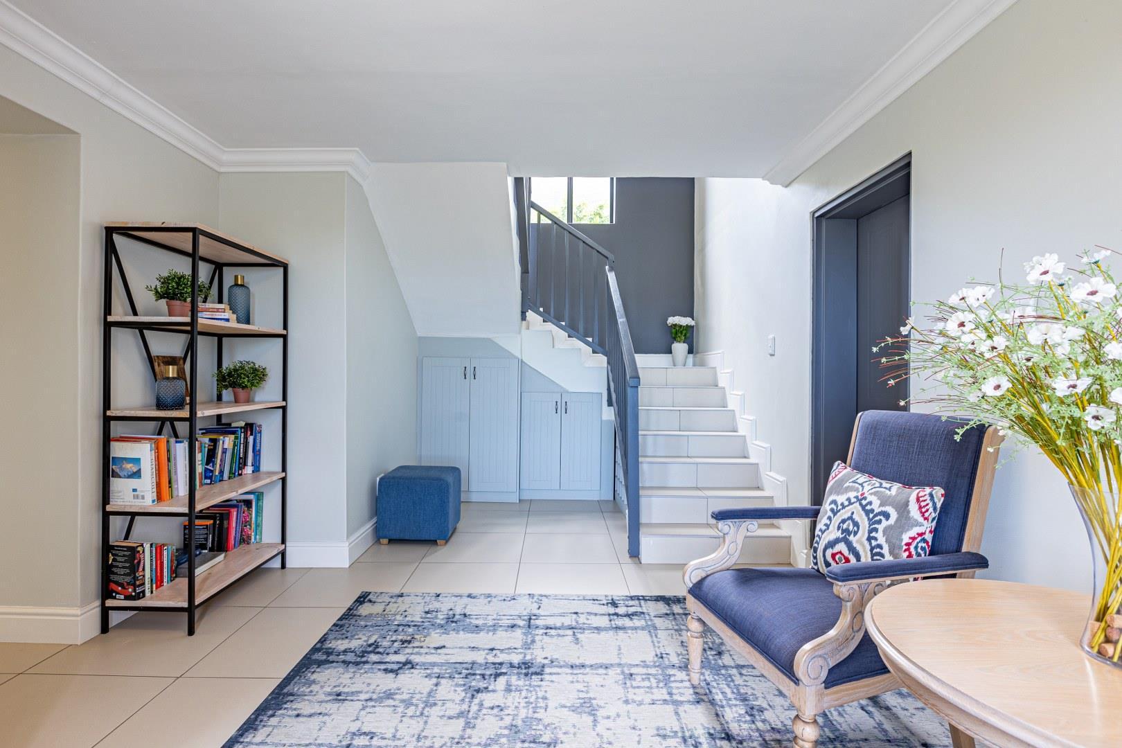 Architect Designed Coastal Home Offering Luxury, Comfort and Versatility — photograph 5